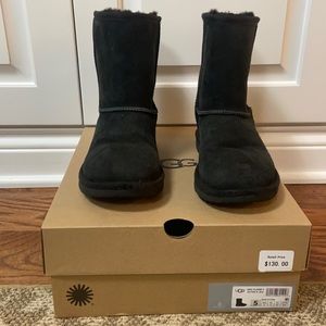 Ugg’s Kids classic II black boot, size 5